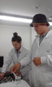 Dominic and Gabby loading the respirometer 